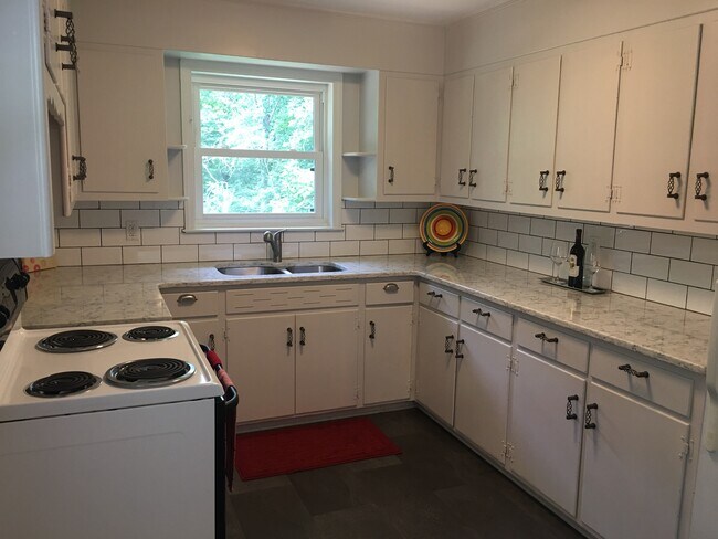 Foto del edificio - 3646 Garden Blvd
