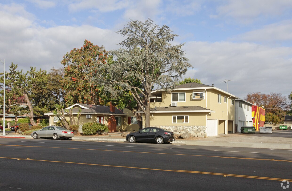 Primary Photo - 1596 Mendenhall Dr