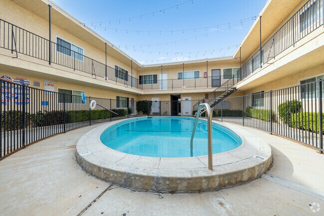 Piscina - The Canyons at Santa Clarita Apartments