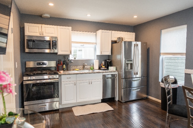 Photo - 5151 Riverton Ave Townhome