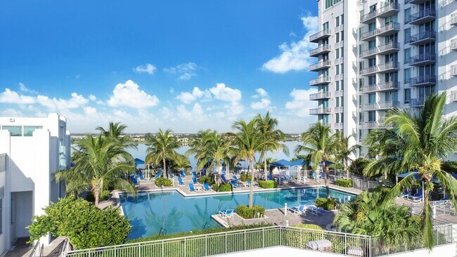 Foto del edificio - 300 S Australian Ave