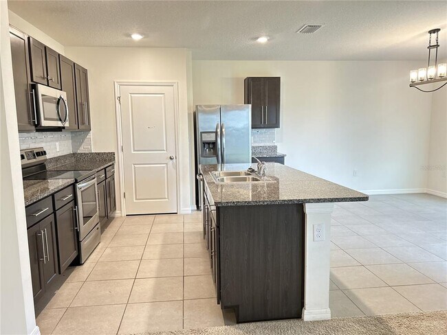 Foto del edificio - 4965 NE 14th Pl