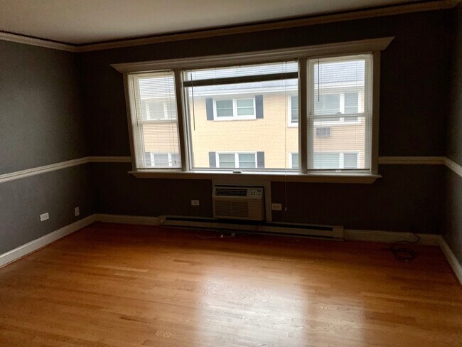 Building Photo - 5039 N East River Rd
