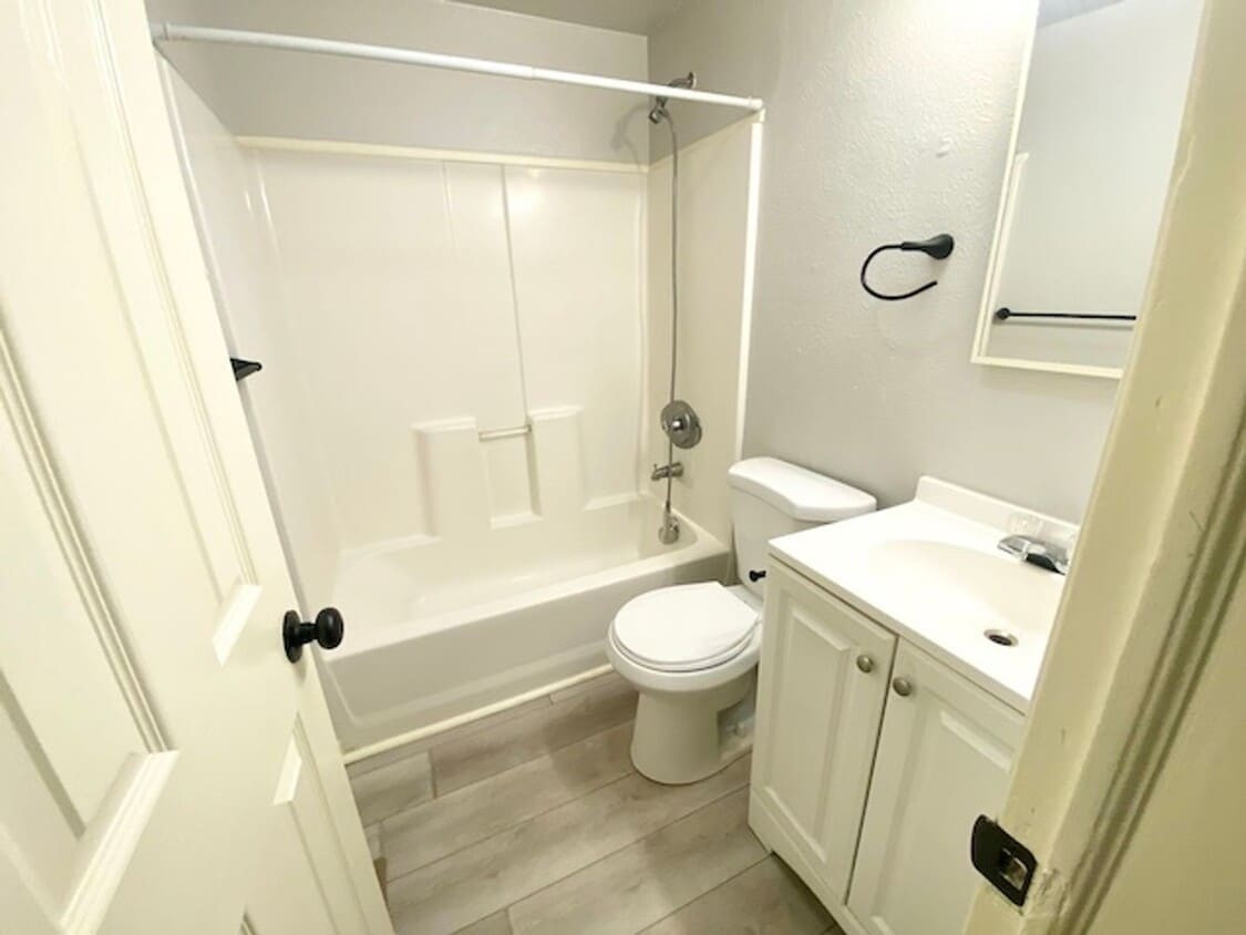 Building Photo - 7382 Oneida Dr