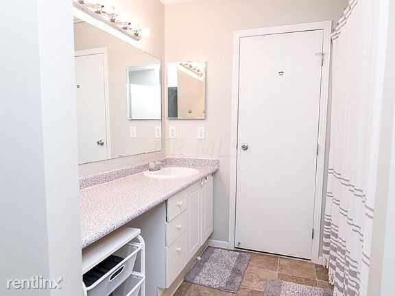 Building Photo - 2 br, 2 bath Condo - 6722 Hamler Dr