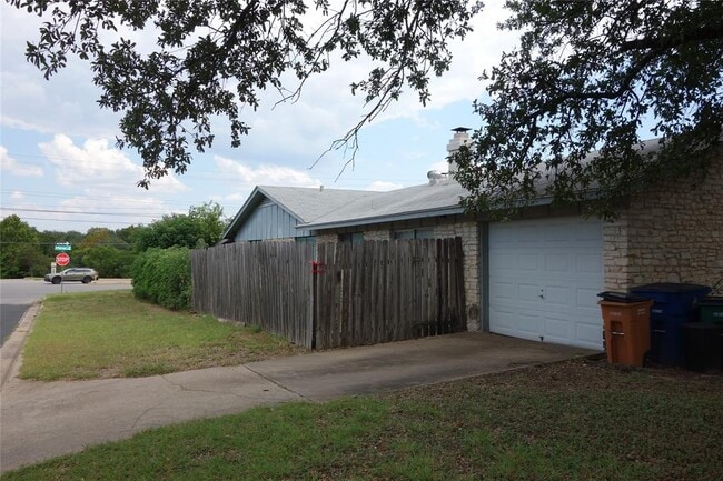 Building Photo - 1416 Cardinal Hill Dr