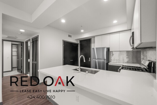 Building Photo - One Month Free! Spacious Two Bedroom with ...