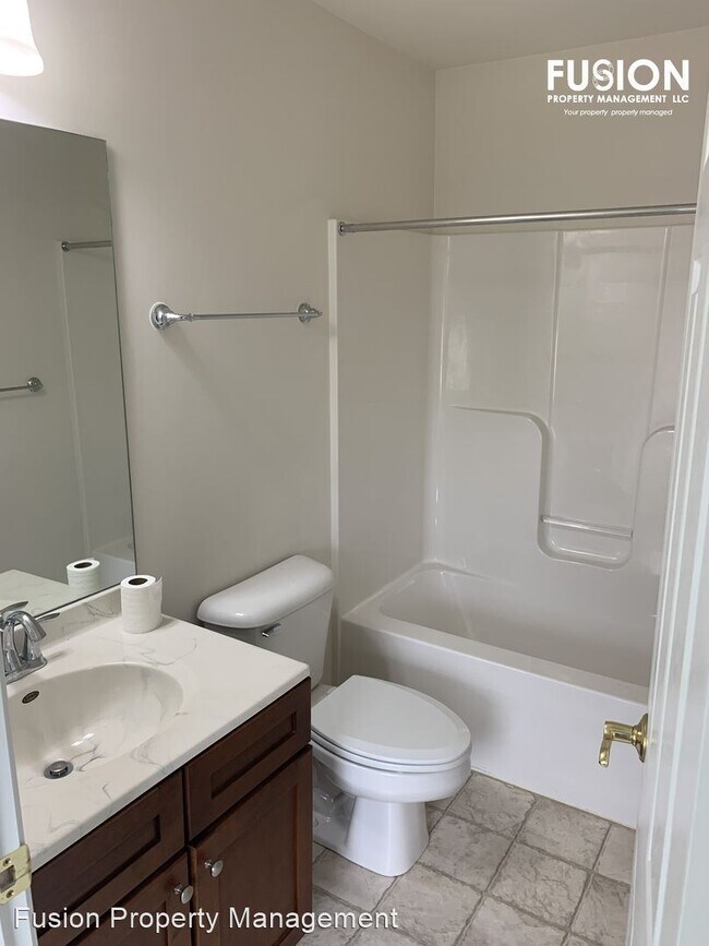 Building Photo - 3 br, 2.5 bath House - 68 Finch Court
