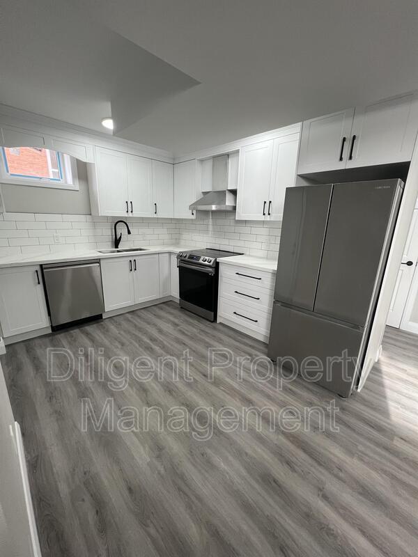 165 Aylmer St N, Peterborough, ON K9J 3K2 House for Rent in