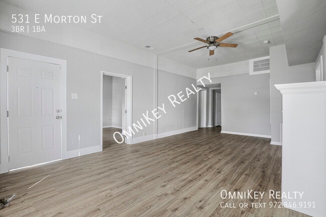 Building Photo - 531 E Morton St