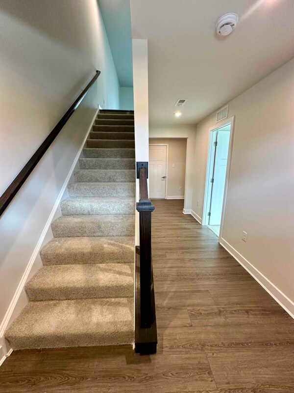 Foto del edificio - 325 E Cochran St