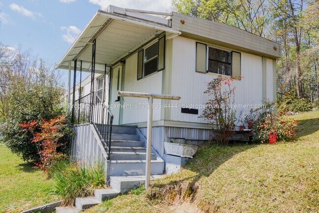 Building Photo - 2 Bedroom Trailer in Rossville!