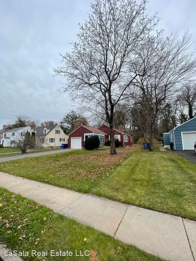 Building Photo - 3 br, 1 bath House - 278 Auburn Rd