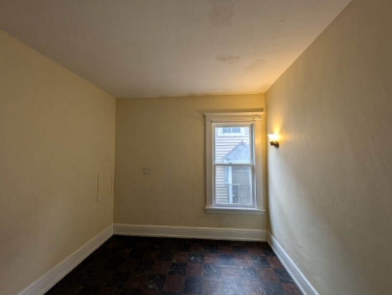 Primary Photo - 145 Merrimac St