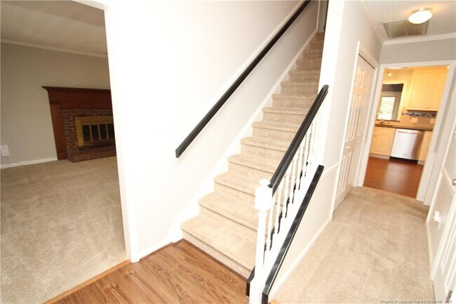 Building Photo - 100 Fawn Ct