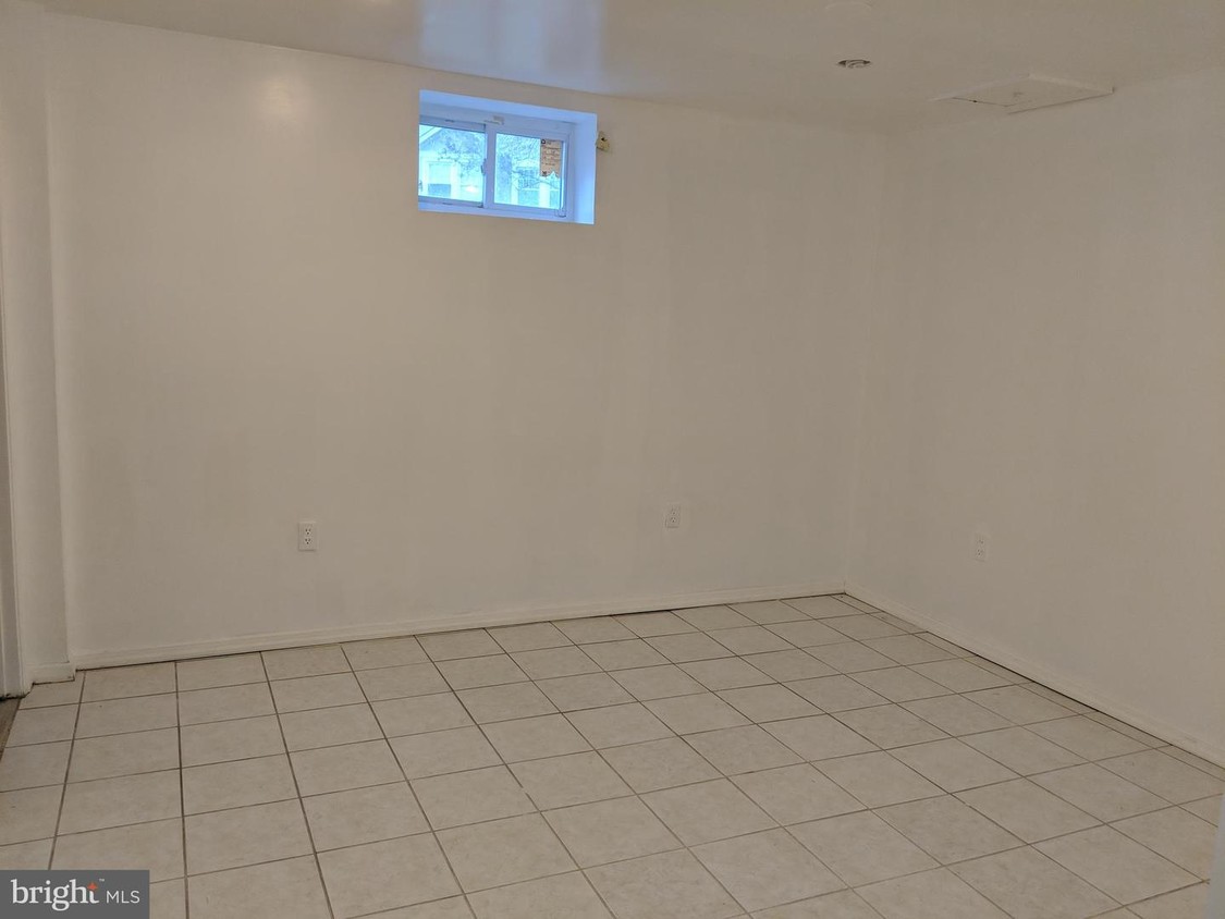 Primary Photo - 2800 N Pershing Dr