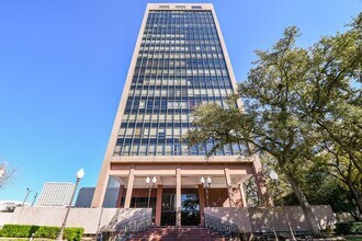 Building Photo - 5150 Hidalgo St