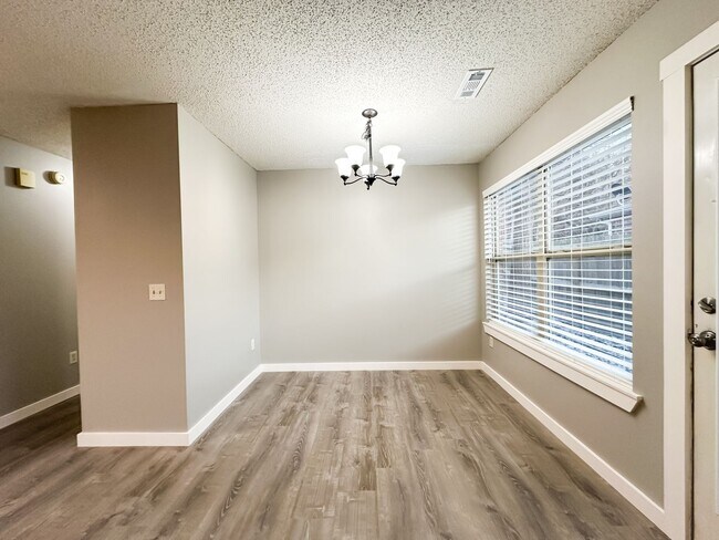Building Photo - 1444-1446 N Dawn Drive