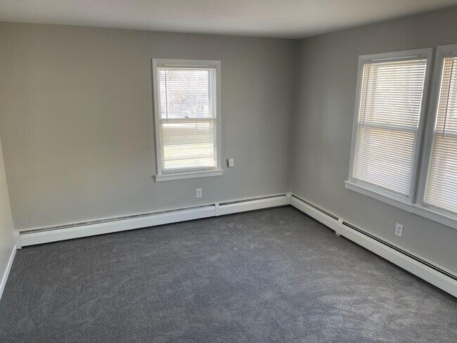 Foto del edificio - 1233 Eggert Rd