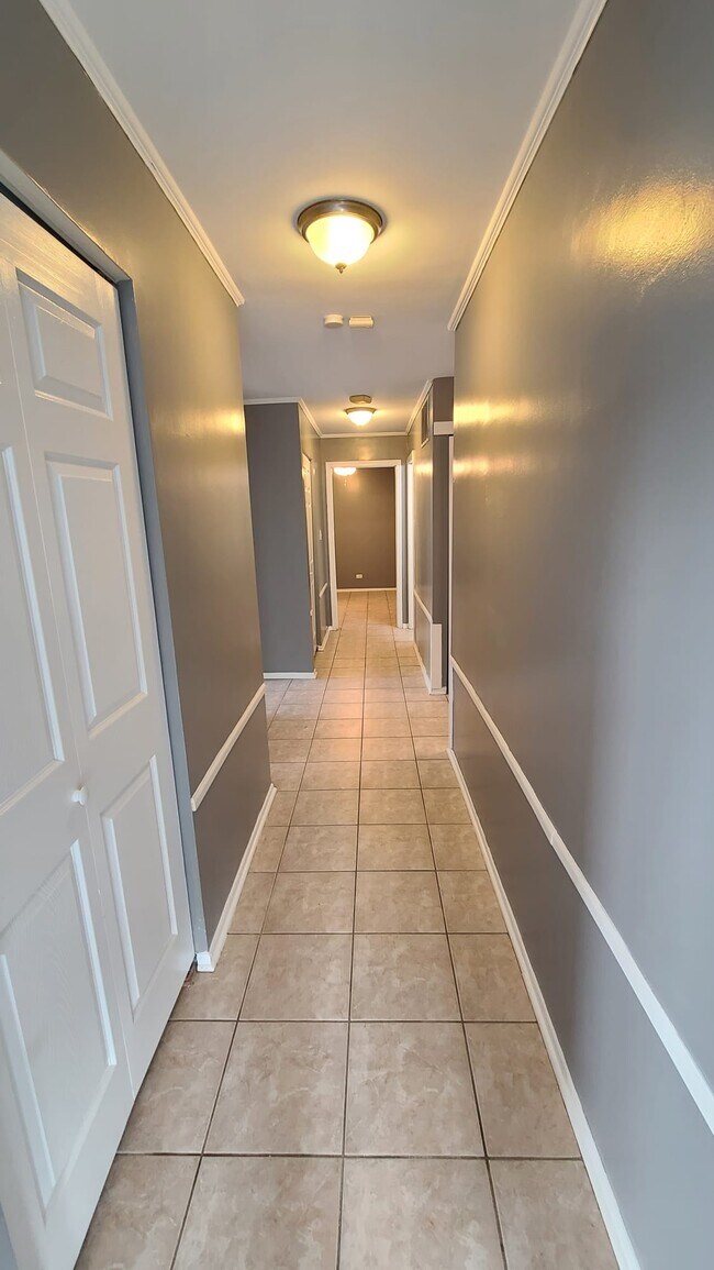 Building Photo - 1686 Islandview Ct