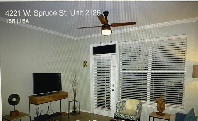 Living room with ample balcony - 4221 W Spruce St