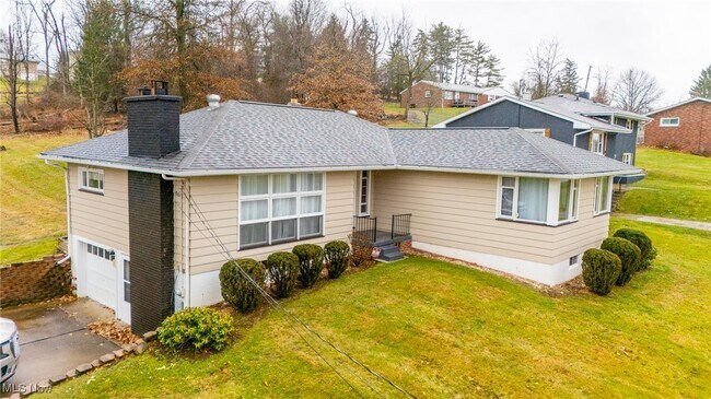 Foto del edificio - 134 Carroll Dr