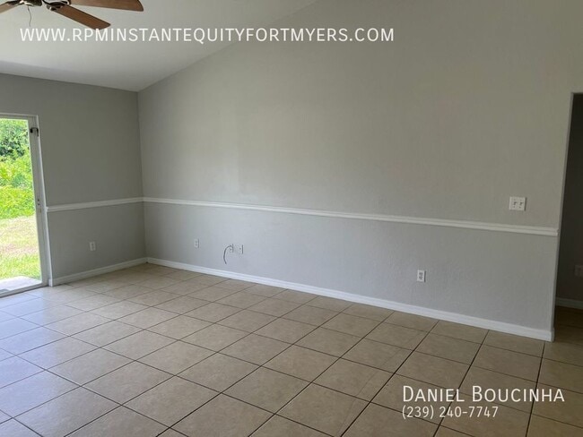 Building Photo - 3 Bedroom & 2 Bath Home in Downtown Lehigh...