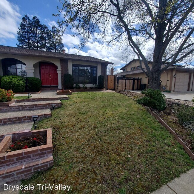 Building Photo - 3 br, 2.5 bath House - 1863 Yolanda Circle