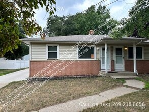 Building Photo - 3997 Groveland Ave SW