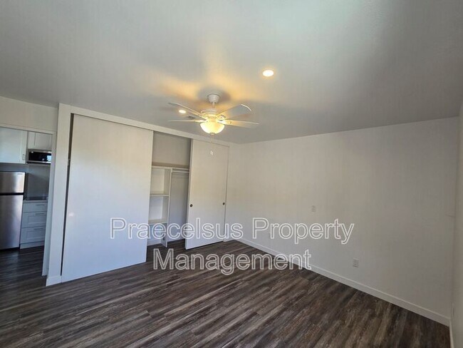 Foto del edificio - 1078-A Fuchsia Lane
