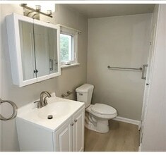 Building Photo - 513 Bucktown Rd