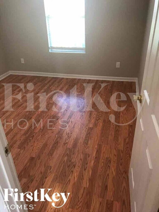 Foto del edificio - 246 Marsh Glen Dr