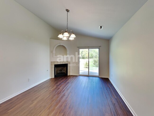 Building Photo - 327 Haystack Ave