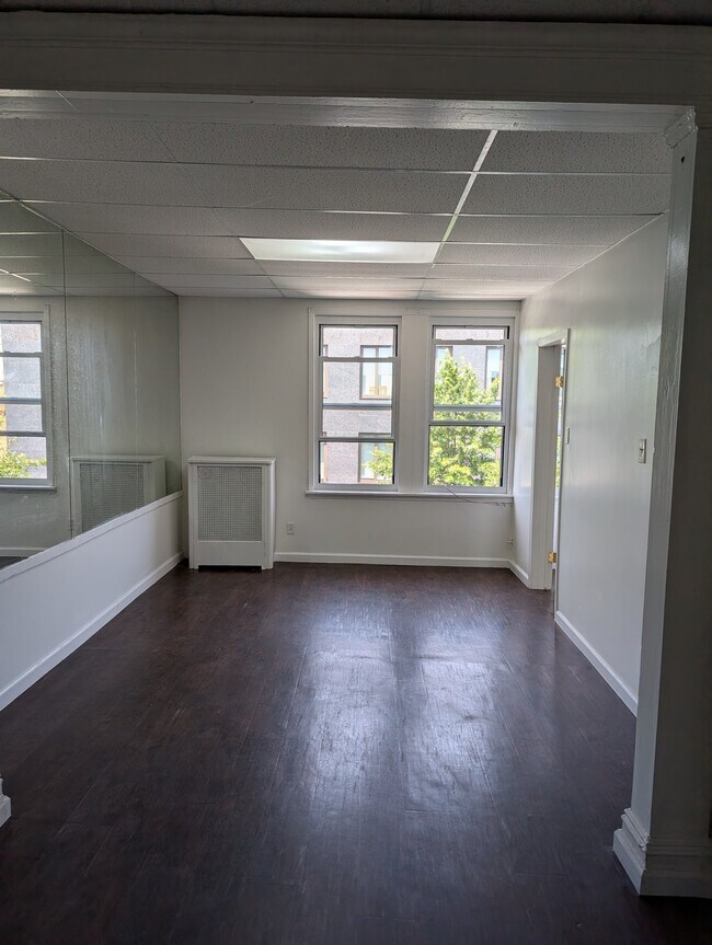 Building Photo - 28-19 Steinway St