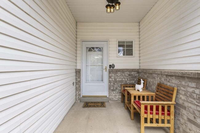 Building Photo - 918 E 1375 N