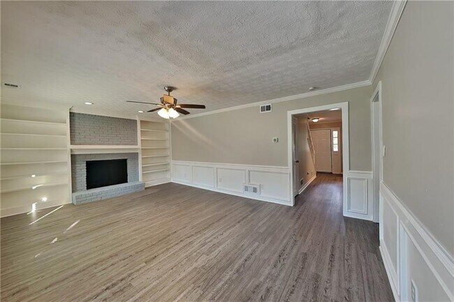 Building Photo - 2742 Bentwood Dr
