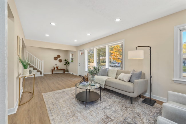 Building Photo - 1210 Gahan Dr