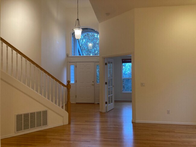 Foto del edificio - $1000 off First Full Month Rent! Beautiful...