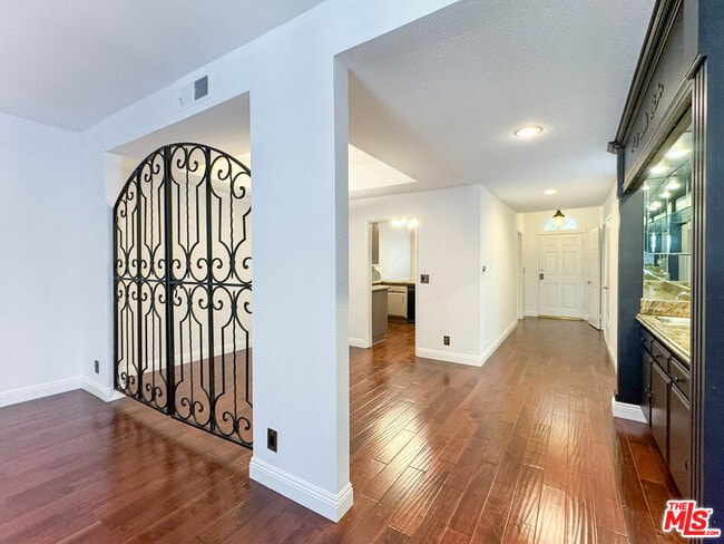 Building Photo - 4355 Ventura Canyon Ave