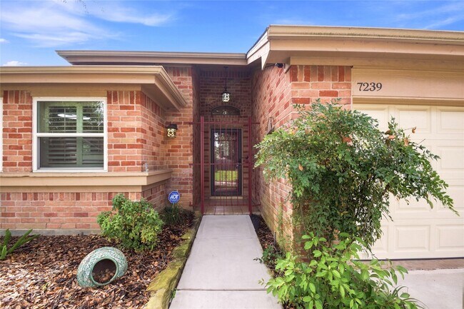 Foto del edificio - 7239 N Hearthstone Green Dr