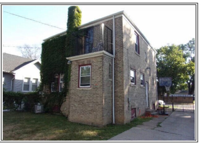 Foto del edificio - 11612 S Lowe Ave