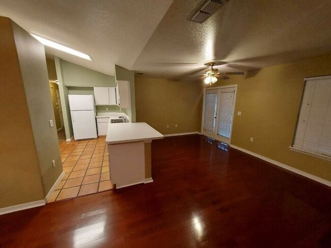 Foto del edificio - 1102 SE 10th St