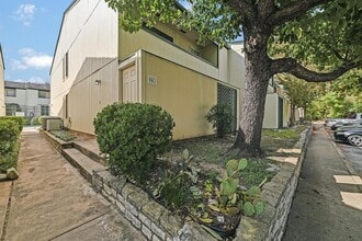 Building Photo - 6718 Silvermine Dr
