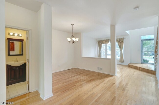 Foto del edificio - 18 Mountain View Dr