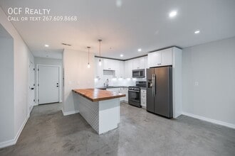 Building Photo - 1331 N Randolph St