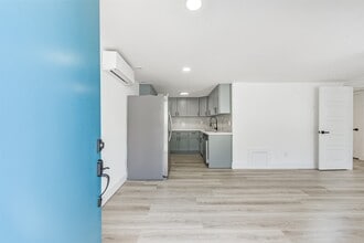 Building Photo - 4605 Norhill Blvd