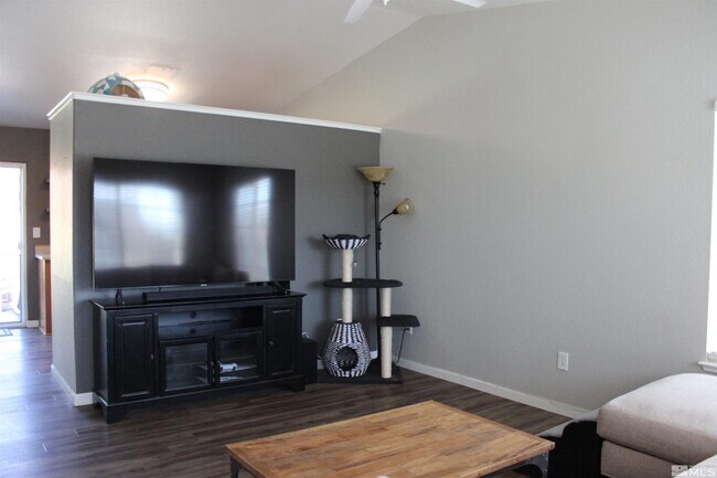 Foto del edificio - 17450 Crystal Canyon Blvd