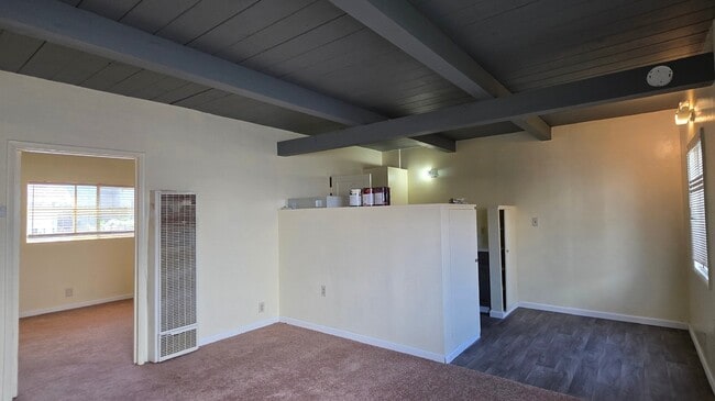 Building Photo - 2036 Coolidge Ave