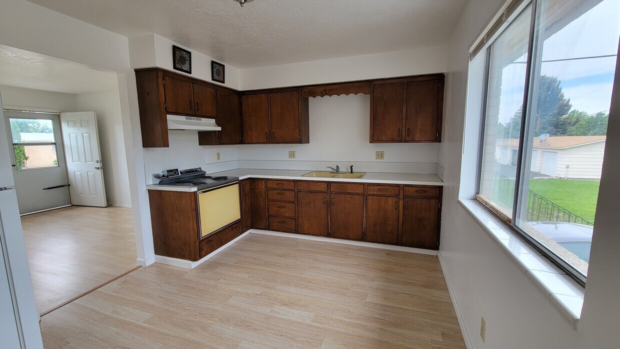 1660 Grandview Dr Unit 3, Idaho Falls, ID 83402 Apartments in Idaho Falls, ID