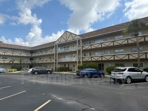Building Photo - 2464 Australia Way E